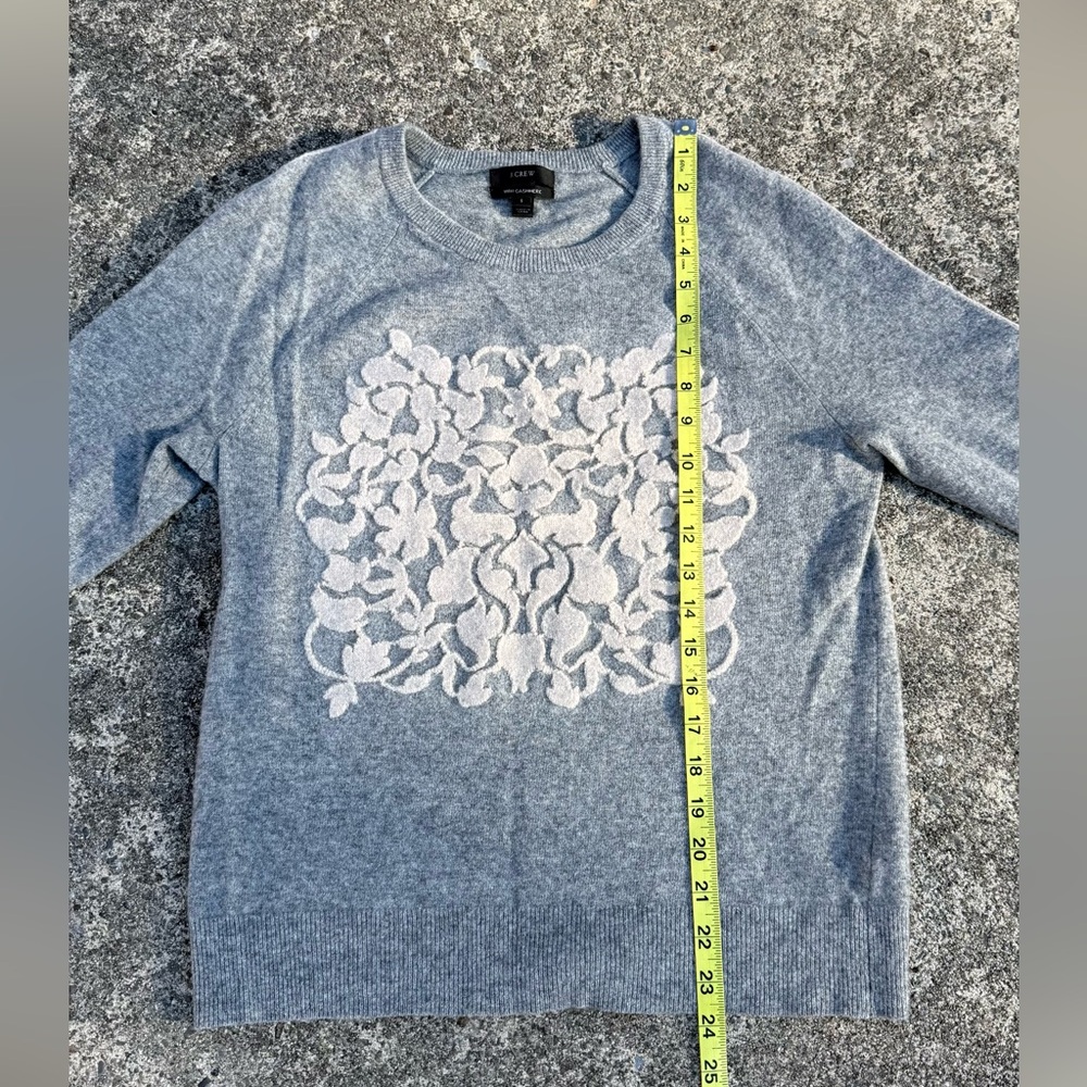 J.Crew Gray Cashmere Blend Sweater Floral Detail Crewneck Size S - Picture 7 of 9